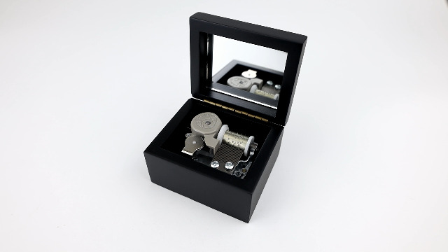 Amazon.com: Sinzyo Music Box Vintage Musical Boxs Gift for