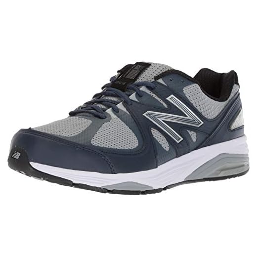 New Balance Men's Made 1540 V2 Running Shoe, Grey/Navy, 7 B US