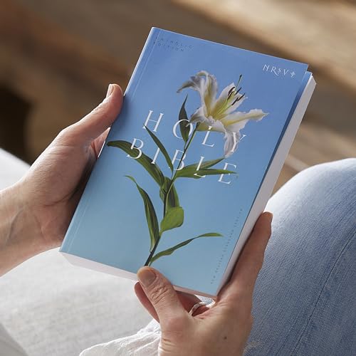 NRSV Catholic Edition Bible, Easter Lily Paperback (Global Cover Series): Holy Bible