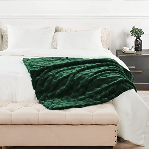 Hestin Cozy Jacquard Solid Color Faux Fur Throw Blanket For Couch, Fuzzy Warm Comfy Decorative Blanket For Sofa And Living Room,50"X 60",Dark Green #TOP4