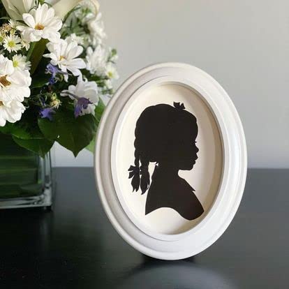 Cut Arts White Oval 5X7 Picture Frame #TOP2