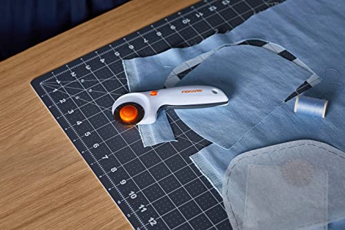 Fiskars Tapis de découpe A2, 45 cm x 60 cm, Résistant à la découpe