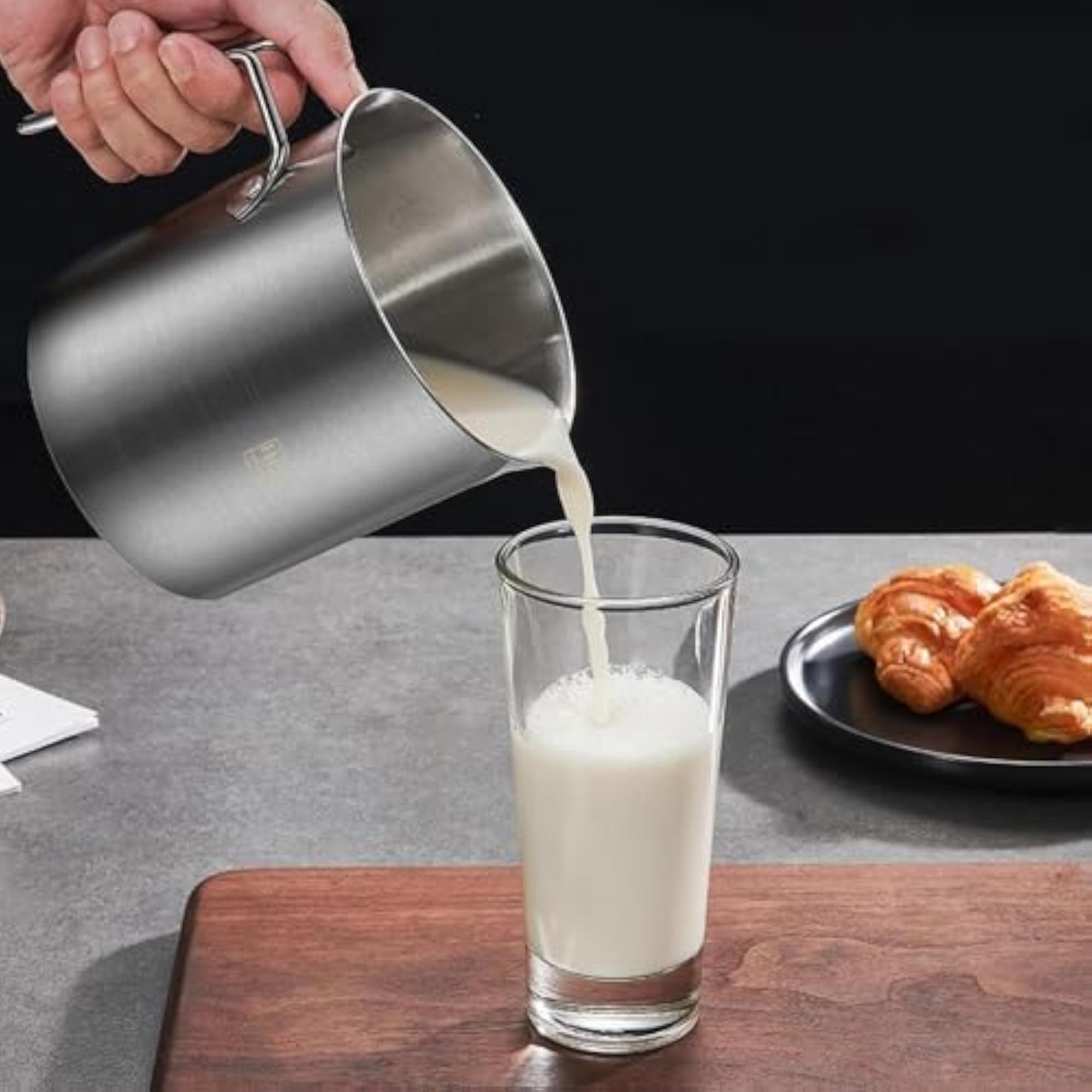 Sturdy Oil Strainer Pot for Easy Pouring, Large Size