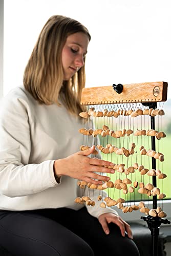 Sonic Energy Kenari Nussschalen Chime – Soundeffekt-Instrument für Therapie und Percussion – Mit Mahagoniholz-Aufhängung (SKCH)