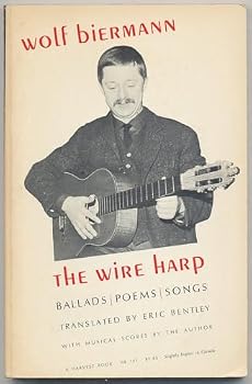 Paperback The Wire Harp: Ballards / Poems / Songs [German title - Die Drahtharfe] Book