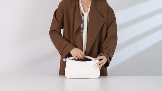 NIUEIMEE ZHOU 90s Shoulder Bag for Women Vegan Leather Crocodile