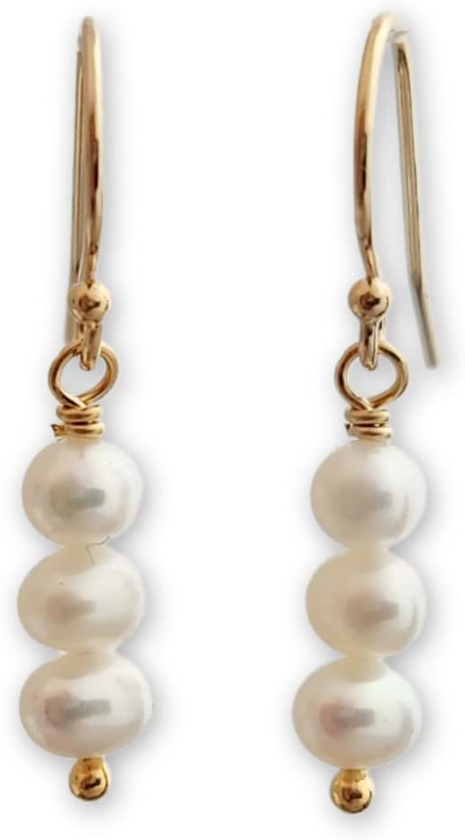 Dangle earrings with 3 small cultured pearls