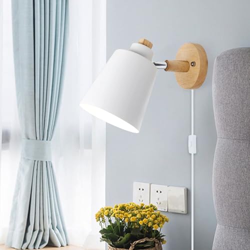 Lámpara de pared madera blanca orientable que elimina sombras en zonas oscuras del hogar