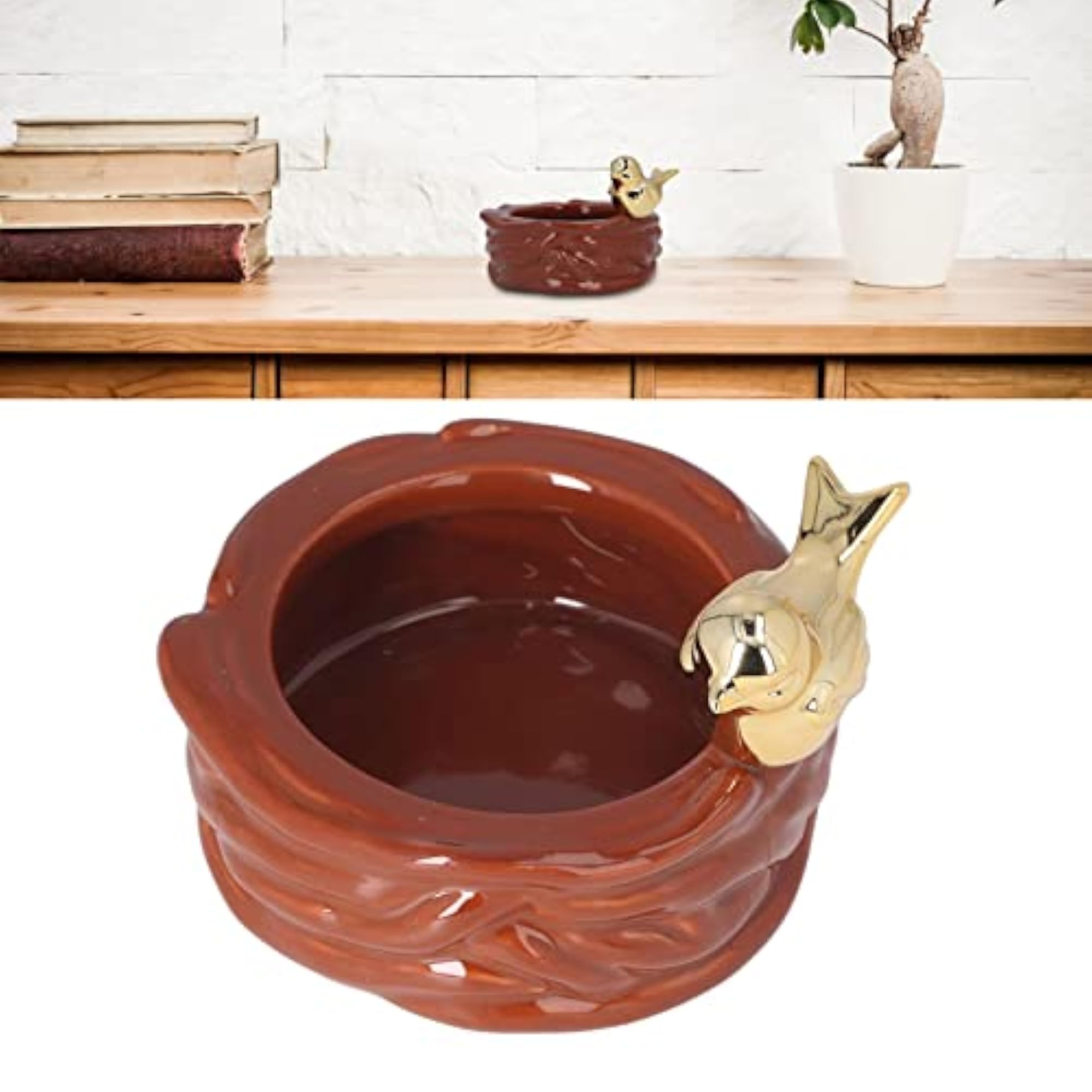 Simple and Durable Office Ashtray, Ideal for Everyday Use