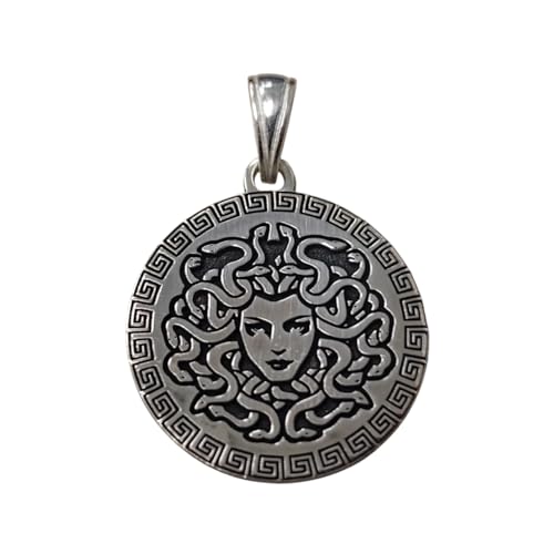 Colgante Medusa de plata 925 un regalo mitológico cargado de fuerza y protección