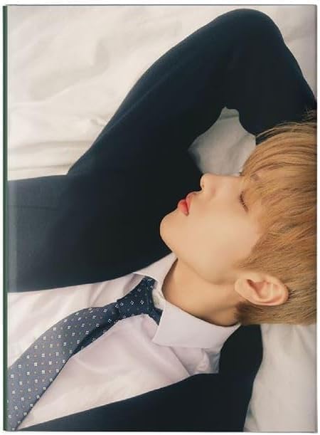 NCT DREAM PHOTO BOOK [ENDLESS DREAM] (version selectable) +Seller gift (transparent photocard) (HAECHAN)