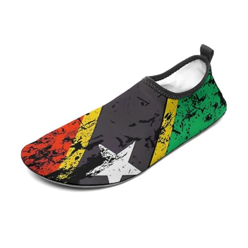 Retro USA Flag Water Shoes for Women Men Quick Dry Swim Beach Shoes for Swimming Pool