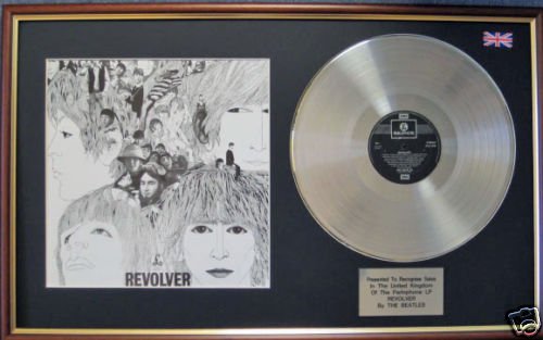 The Beatles – Revolver – Platine disque et couverture - Les Beatles, Paul McCartney, John Lennon, RIngo Starr, George Harrison The Beatles – Revolver – Platine disque et couverture