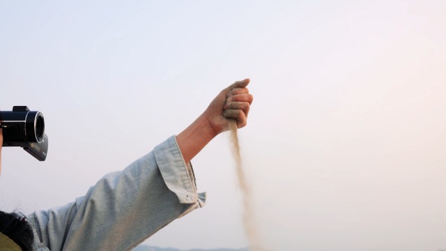 Andoer Digitaler Camcorder 4K Ultra HD Handheld DV mit Weitwinkelobjektiv 0,45 x mit Stereo-Mikrofon für Hotspot, 7,6 cm… – Bild 8