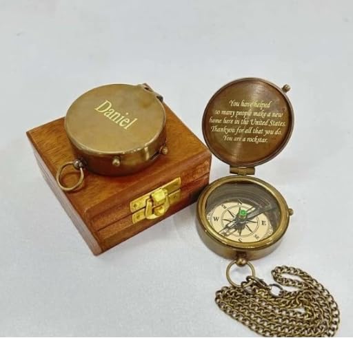 Brújula de bolsillo personalizada de latón con cadena y caja de madera – regalo grabado miniatura 2