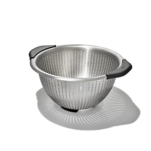 OXO Good Grips Stainless Steel 5 qt./ 4.7 L Colander