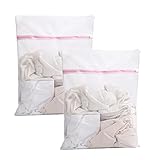 Una Necesidad para Lavar la Ropa: No más enganches o estiramientos al lavar su ropa delicada. No más calcetines se atascan debajo del sello de la lavadora. Estas bolsas de lavado de malla son ideales para clasificar tus calcetines o ropa de bebé.