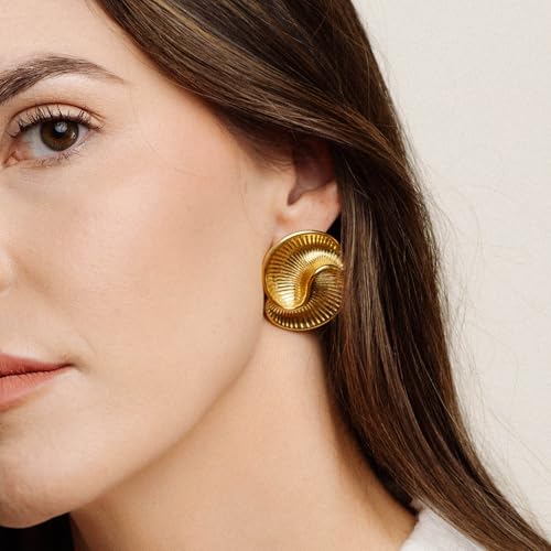 Gold Chunky Statement Earrings – Bold Retro-Inspired Fashion Jewelry for Women3