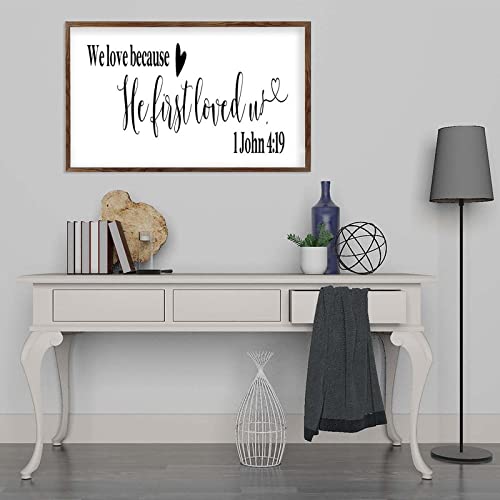 Panneau mural bois vintage We Love Because He First Loved Us 30x56 cm