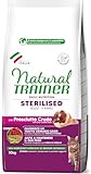 Natural Trainer per Gatti Cibo Secco Daily Nutrition Sterilised Adul con Prosciutto, Mirtillo Rosso e Fibre di Pisello 3 KG - Favorisce un Tratto urinario Sano e la Lucentezza Del Pelo
