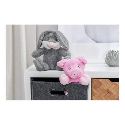 Trixie Schweinchen Edison Plüschtiere aus Recycling-Material - Flauschiges Hundespielzeug für nachhaltiges Spielen - weiches Öko-Plüsch Stofftier, 24cm - Be Eco Kollektion - 34881
