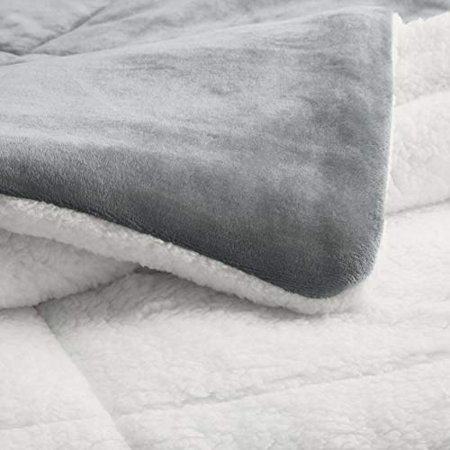 Amazon Basics 2 Piece Bedding Set, Micromink Sherpa, Ultra-Soft, Warm All Season Comforter, Twin, Charcoal, Solid