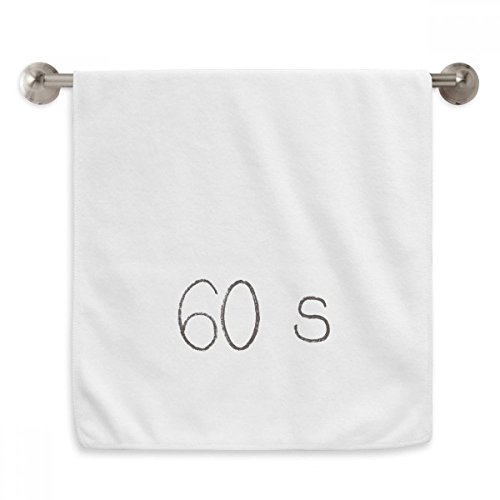 Serviettes moelleuses blanches pour le soin doux du visage