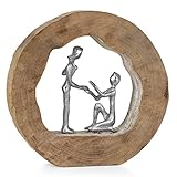 Heiratsantrag - zeitlose Skulptur als Sinnbild für einen Heiratsantrag - auf Knien um die Hand anhalten
