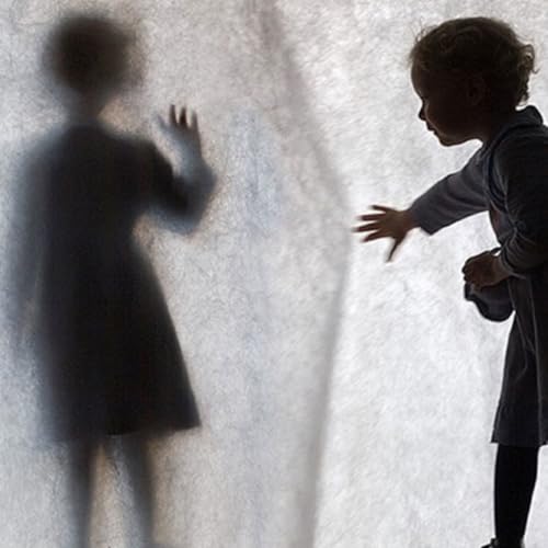 Voces del Misterio VERANO 2021: Mis amigos los fantasmas, con Sol Blanco Soler Podcast Por  arte de portada