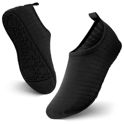 JOTO Water Shoes Chaussons Aquatiques Homme Femme, Chaussures de Plage de Mer de Piscine Sandales Plastiques, Anti Sable Antidérapant Sèche Vite dans l’Eau Cover