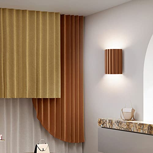 Lámpara de pared de medio cilindro para iluminar con estilo el pasillo y las escaleras 7