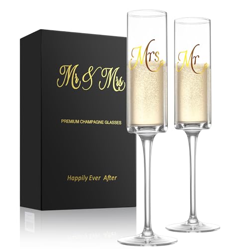 Cute Mr and Mrs Wedding Champagne Flutes, Engagement Gifts for Couples, Bride and Groom Toasting Glass, Cool Bridal Shower Gift, Unique Gifts Idea for Anniversary Newlyweds, Newly Engaged Couples