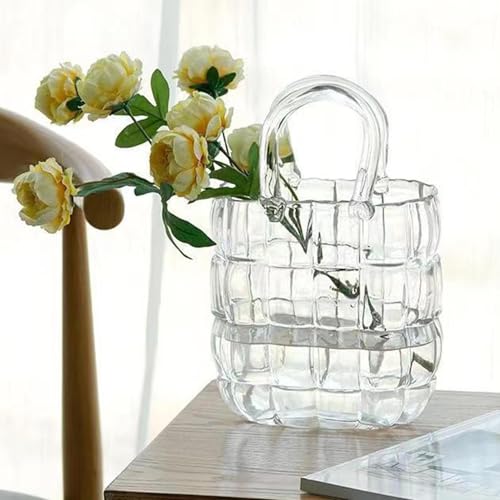 Florero de mano transparente para solucionar espacios vacíos en casa 3