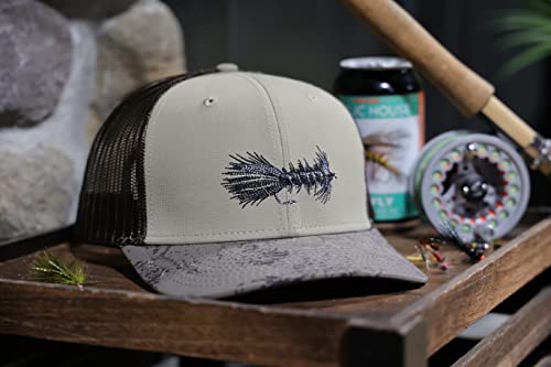 Image of Paramount Outdoors PAO009-J07-OSFA Sporting - Wooly Bugger, Grey Fish Skin, OSFA