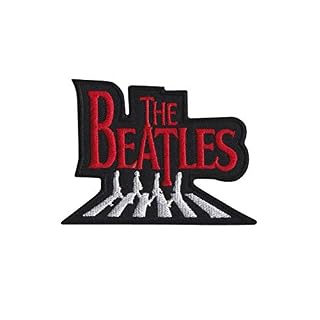 Beatles The Walking On Abbey Road Red_1 Écusson Patch en fer brodé sur accessoire - Les Beatles, Paul McCartney, John Lennon, RIngo Starr, George Harrison