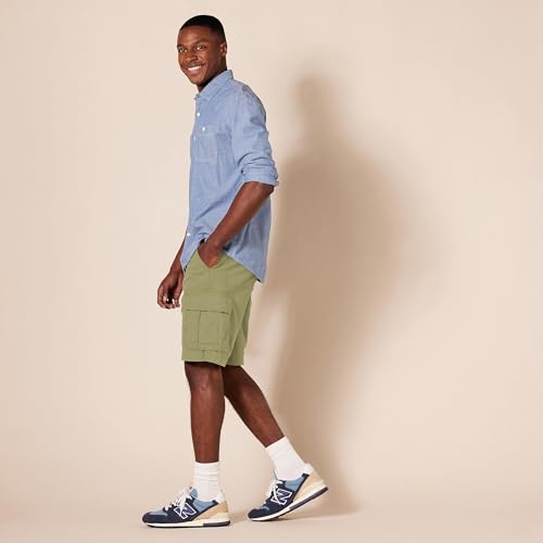 Image of Amazon Essentials Men's 10 inch Classic-Fit Cotton Twill Cargo Shorts with Multiple Pockets, Zip Fly, Button Waist (Available in Big & Tall)