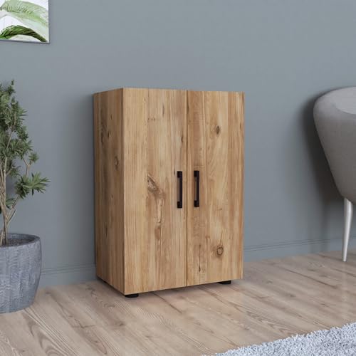 L'armadio sfoggia un design pulito e minimalista, caratterizzato da linee semplici che si adatta senza sforzo a qualsiasi stile d'arredamento. Questo design è elegante e discreto, il che lo rende perfetto sia per ambienti moderni che per quelli più tradizionali, offrendo un look senza tempo.