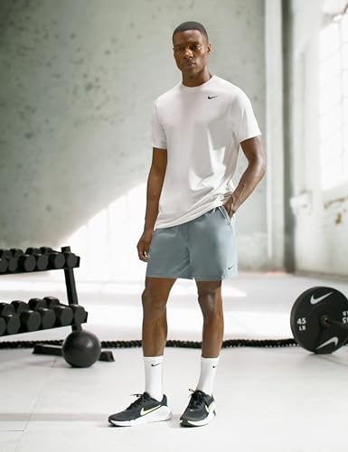 Image of Nike Men's Form Dri-FIT 7 inch Workout Shorts; Unlined Training Shorts