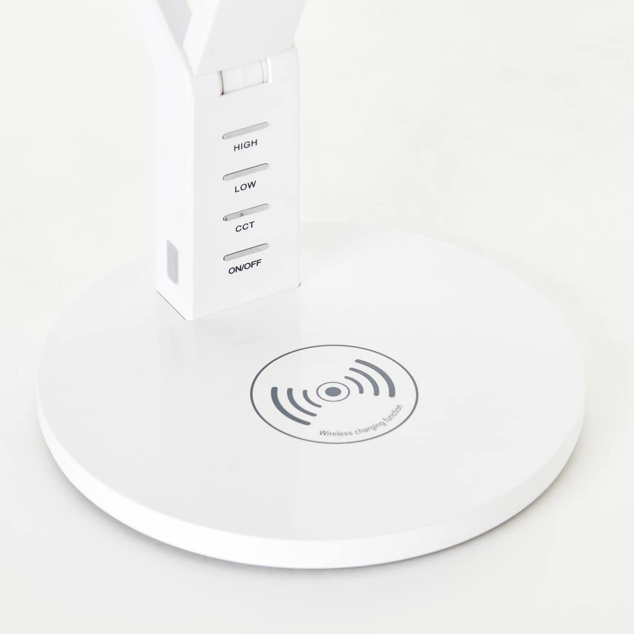 BRILLIANT Lampe, Kaila LED Tischleuchte mit Induktionsladeschale weiß, 1x LED integriert, 8W LED integriert, (710lm, 3100-6100K), Kabelloses Aufladen von mobilen Geräten