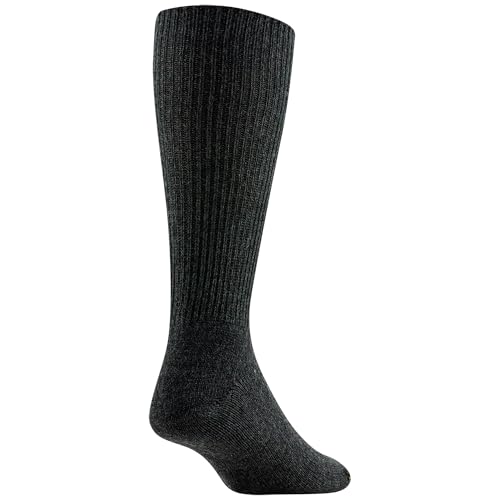 GOLDTOE Men's Fluffies Casual Crew Socks4