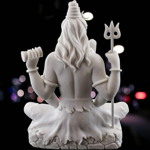 Petite statue en résine blanche : sublimez votre tableau de bord - 5