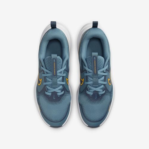 Nike Cosmic Runner Big Kids' Road Running Shoes (HM4402-004, Smokey Blue/Thunder Blue/White/University Gold)4