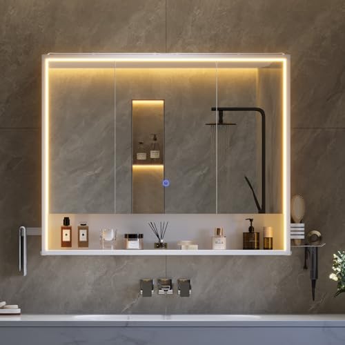 mojiasion 3-türiger Badspiegelschrank 80 cm breit mit LED-Beleuchtung, Steckdose & Touch-Sensor, 3 Lichtfarben dimmbar – inkl. Föhnhalter, Handtuchhalter & 4 verstellbaren Einlegeböden – Weiß mojiasion 3-türiger Badspiegelschrank 80 cm breit mit LED-Beleuchtung, Steckdose & Touch-Sensor, 3 Lichtfarben dimmbar – inkl. Föhnhalter, Handtuchhalter & 4 verstellbaren Einlegeböden – Weiß