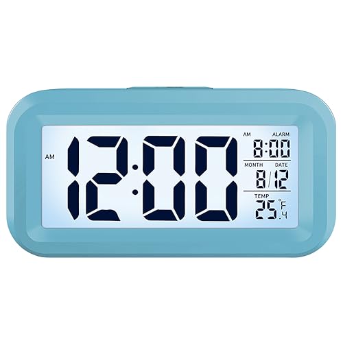 APM Snooooze Réveil Numérique pour Chambre, Horloge de Bureau à Piles, Alarm Clock Numérique avec Veilleuse Intelligente, Affichage 12/24H - C°/F° - Date, pour...