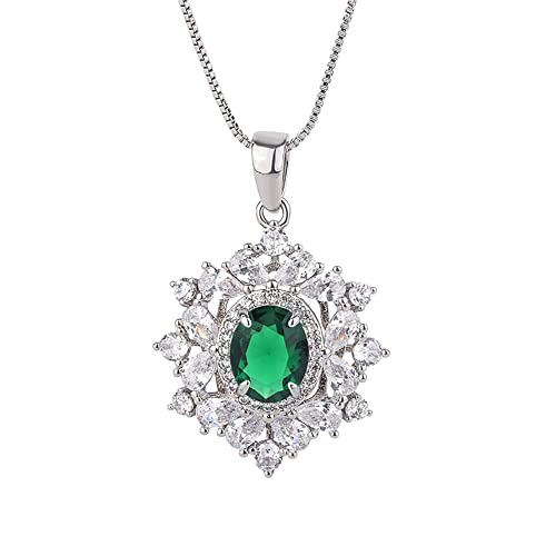 Cadeau d'anniversaire idéal : collier émeraude et bague assortie pour célébrer une femme unique