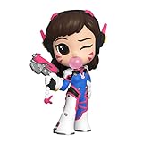El Mini Vinyl x Overwatch cuenta con personajes del videojuego multijugador FPS que enfatiza el juego cooperativo usando un elenco de varios "héroes", cada uno con sus propias habilidades y papeles dentro de un equipo.