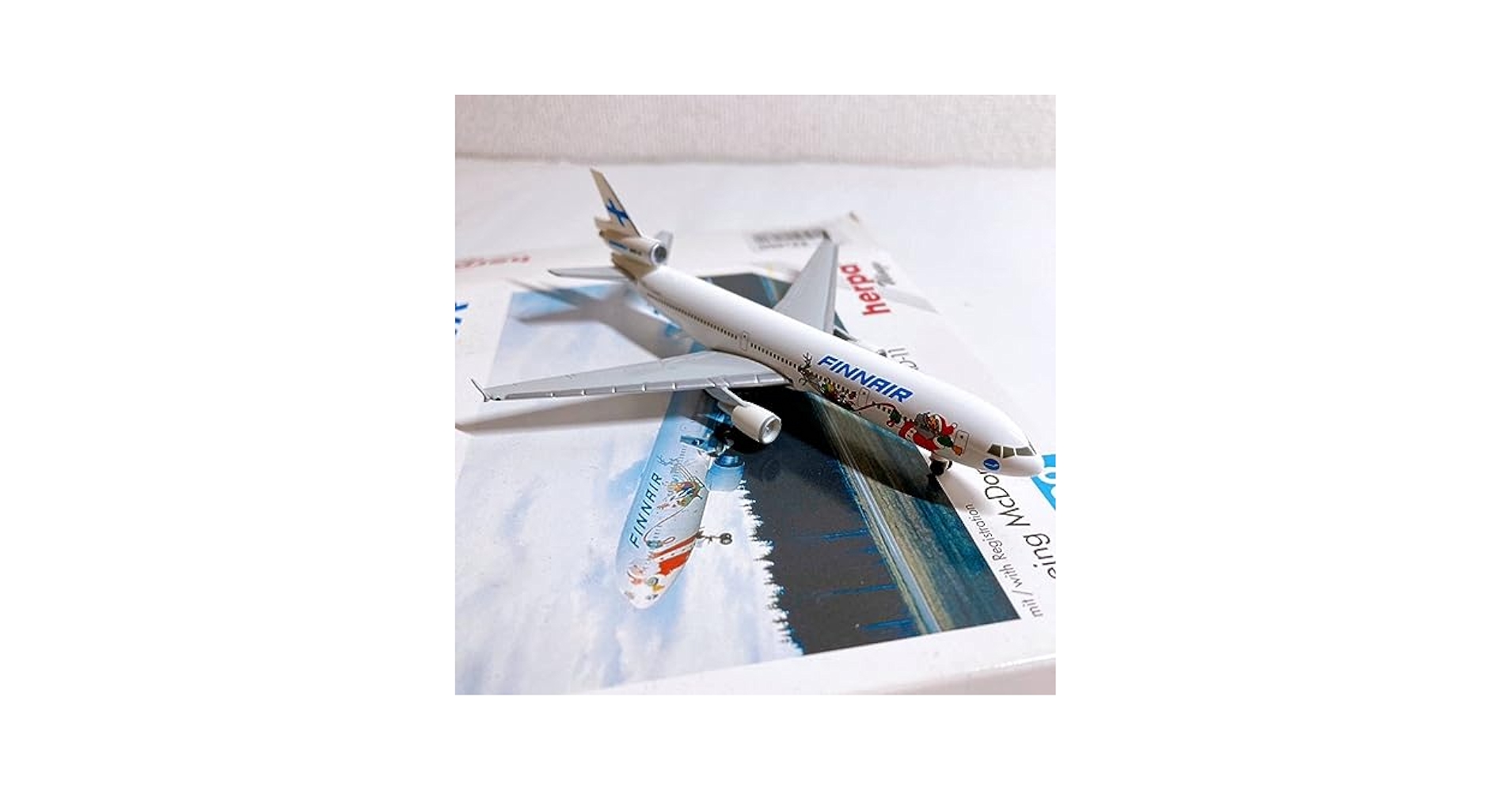 Amazon.co.jp: Helpa Finnair Boeing MD11 Santa Claus 1/500
