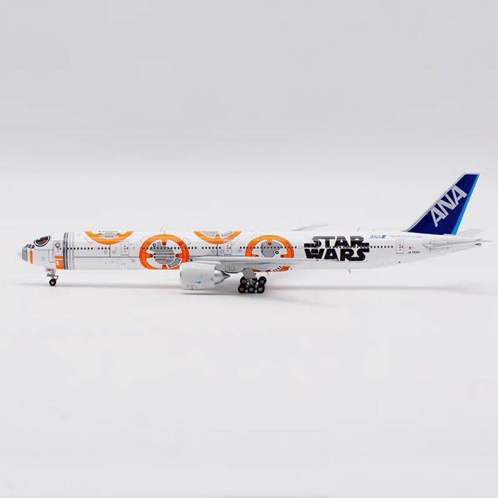 【値下げしました！】ANA プラモデル スターウォーズ Amazon.co.jp: ANAオリジナル 全日空 スターウォーズ STAR WARS™ JETS