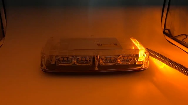Amazon.co.jp: 回転灯 青 12v 24v led 車 大きい シガーソケット 電源