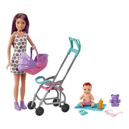 Barbie Skipper Niñera Muñeca con Carrito de bebé y niño, Juguete con 7 Accesorios, Regalo +3 años, Multicolour (Mattel GXT34)